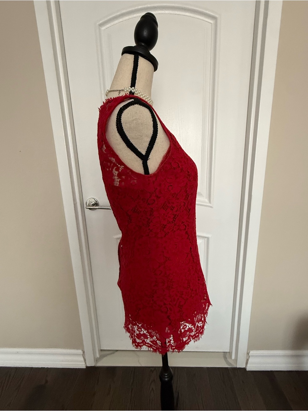 Dolce Gabbana Red Lace Sleeveless Cocktail Dress Top , size 42 or M - Picture 4 of 8